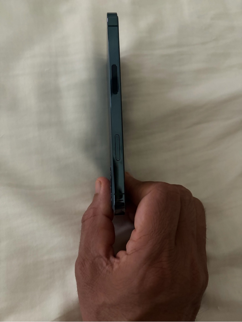 Iphone 12 Pro - Picture 2 of 5